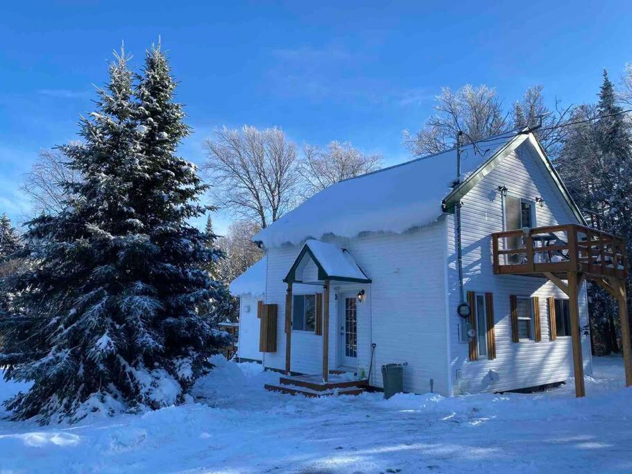 Le Jazz- Chalet Rustique/Chic Avec Spa Notre-Dame-Des-Bois Экстерьер фото