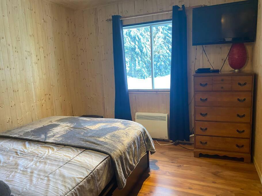 Le Jazz- Chalet Rustique/Chic Avec Spa Notre-Dame-Des-Bois Экстерьер фото